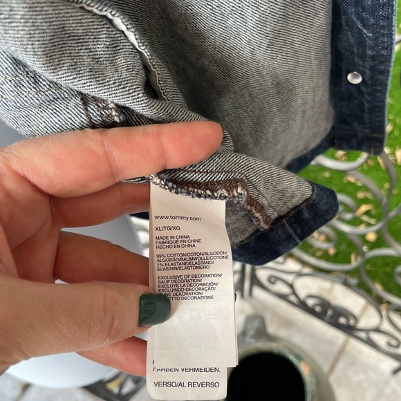 Tommy Hilfiger Denim Jean Jacket with multiple Pockets & Feminine Details XL - Picture 12 of 16